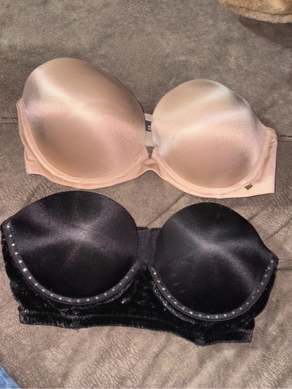 Victoria's Secret Nude and Black Strapless Bra Duo